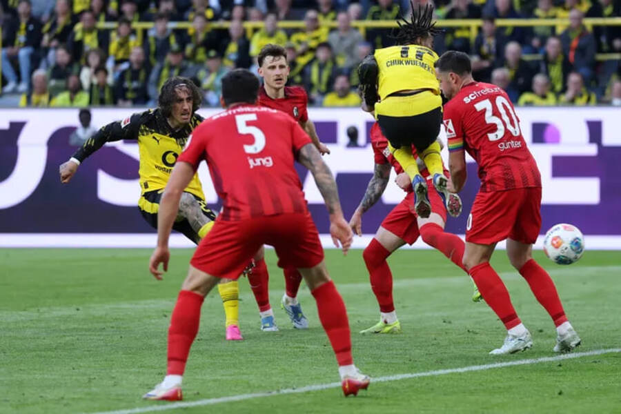 Dortmund vs SC Freiburg (22:30 - 26/04)